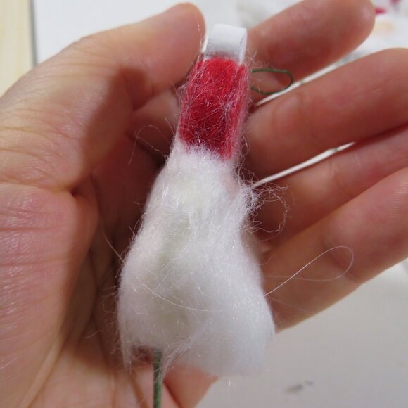 Santa Heads made of Wood on green floral covered wire CRAFT PROJECT - Picture 4 of 8